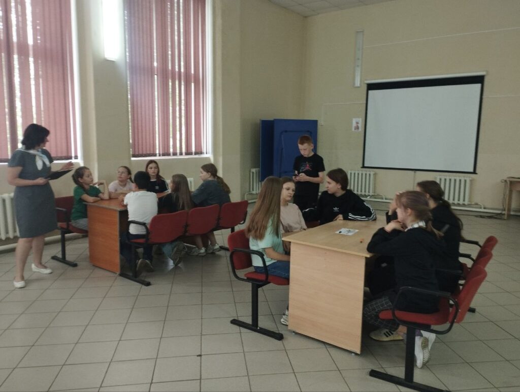 В течение двух дней в лагере прошли " День русского языка" и " Пушкинский день"