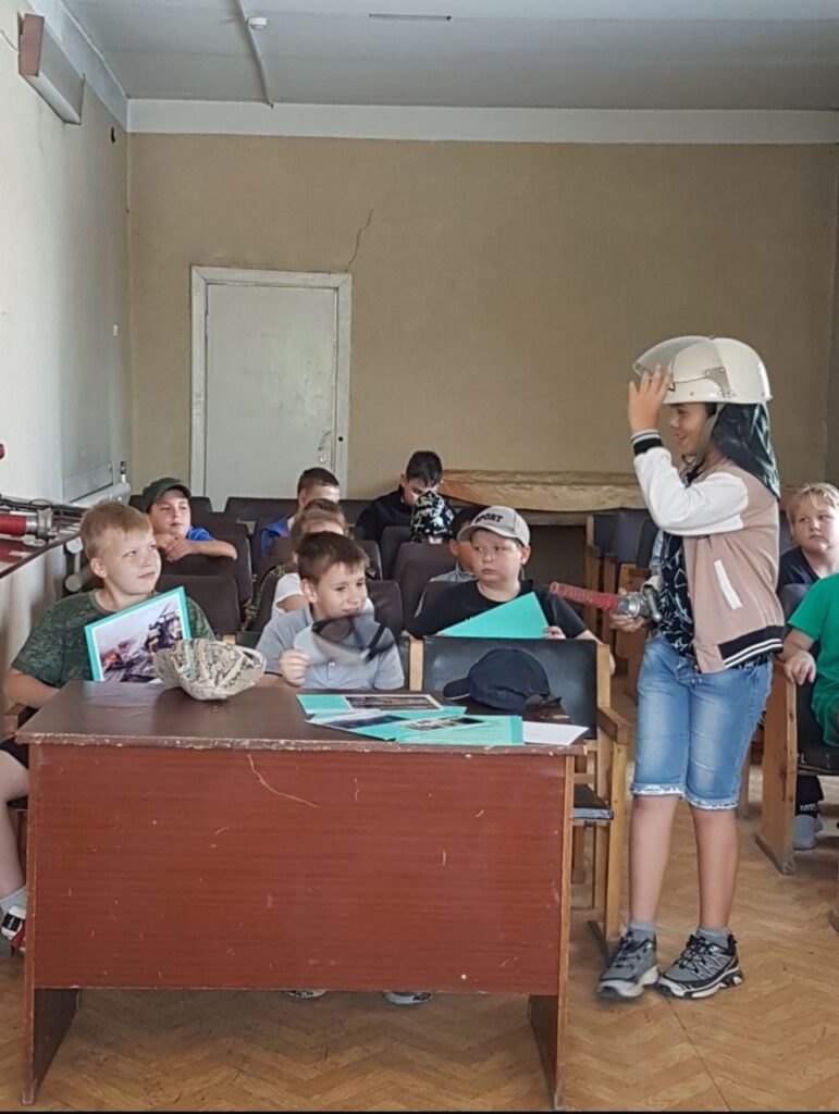 В течение двух дней в лагере прошли " День русского языка" и " Пушкинский день"